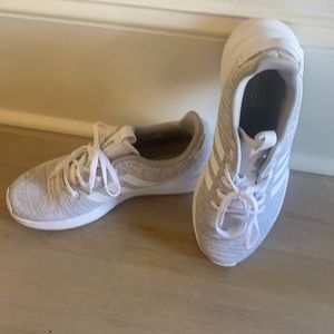 Adidas gray and white ortho light float cloud foam men’s shoe size 8 1/2